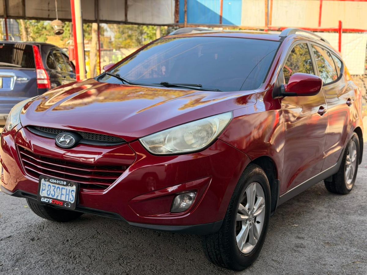 HYUNDAI TUCSON - 2013                                        