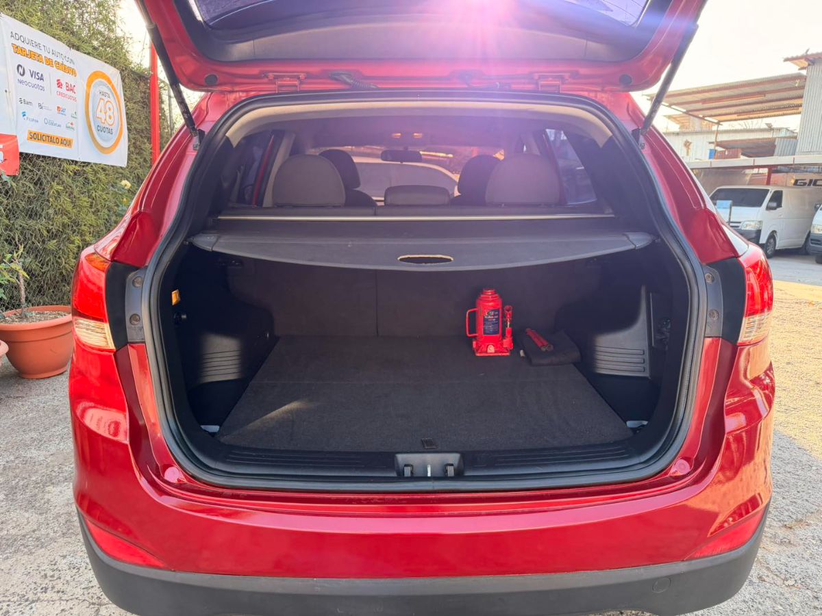 HYUNDAI TUCSON - 2013                                        