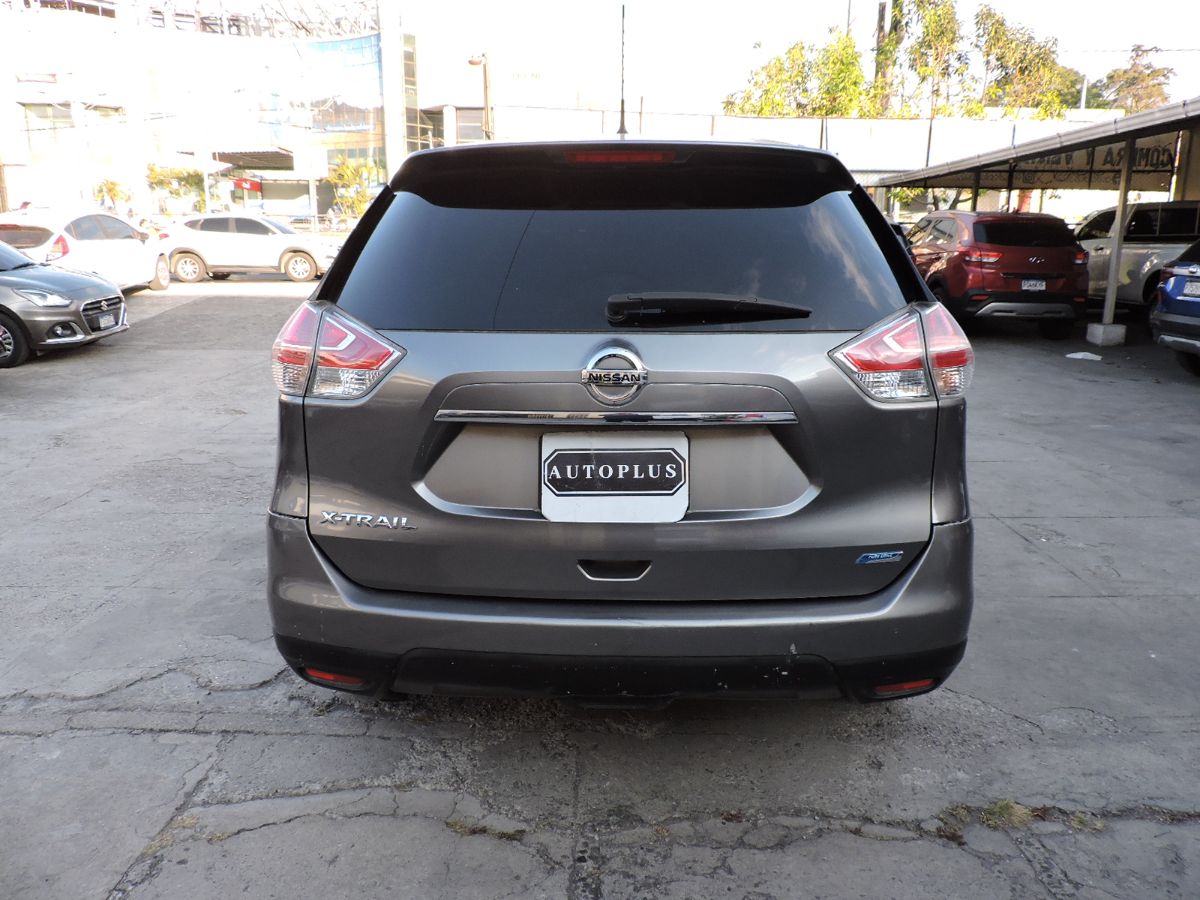 NISSAN  XTRAIL  - 2015                                        