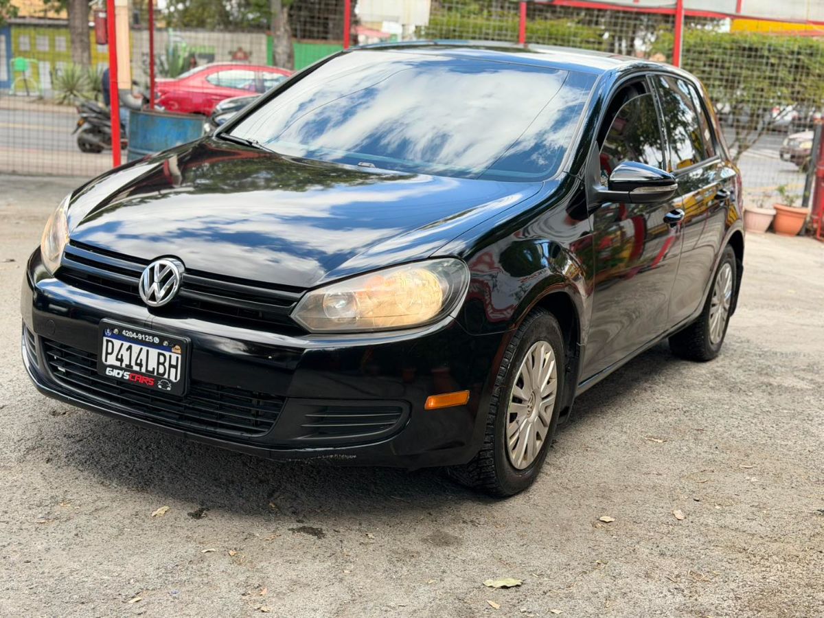 VOLKSWAGEN GOLF - 2014                                        