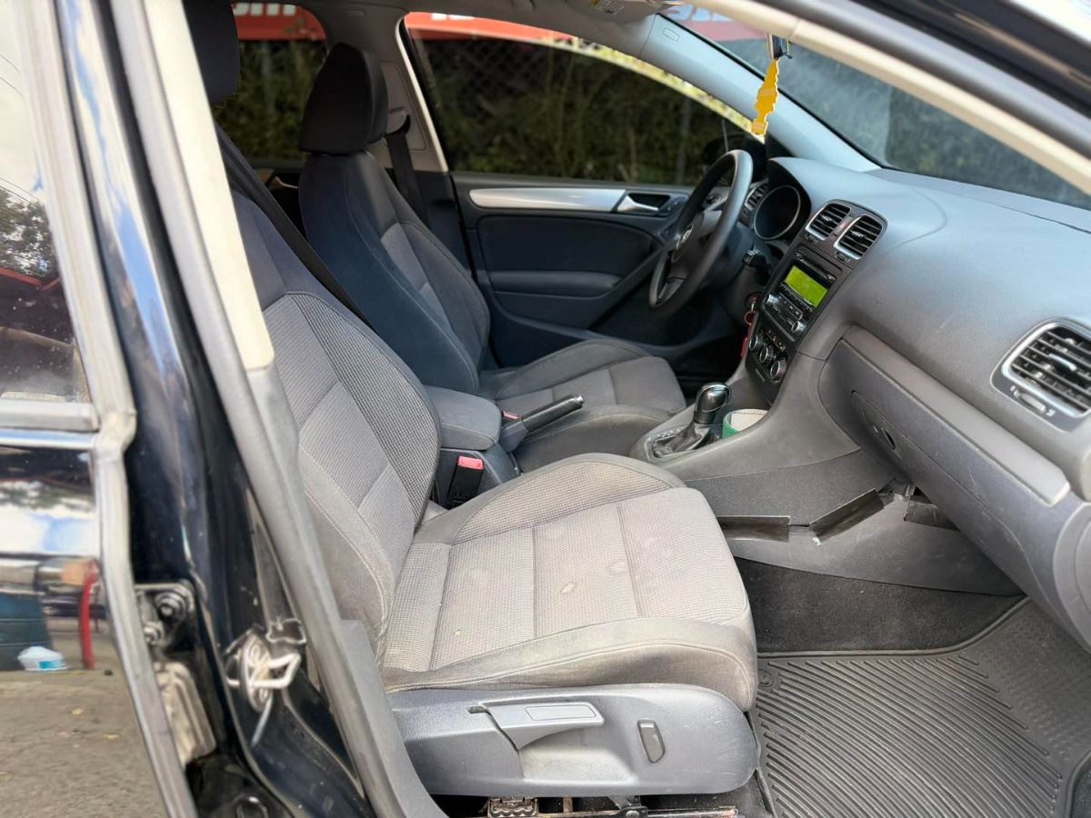 VOLKSWAGEN GOLF - 2014                                        