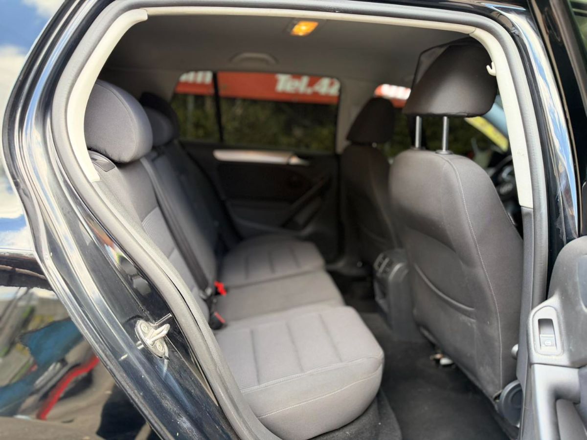 VOLKSWAGEN GOLF - 2014                                        