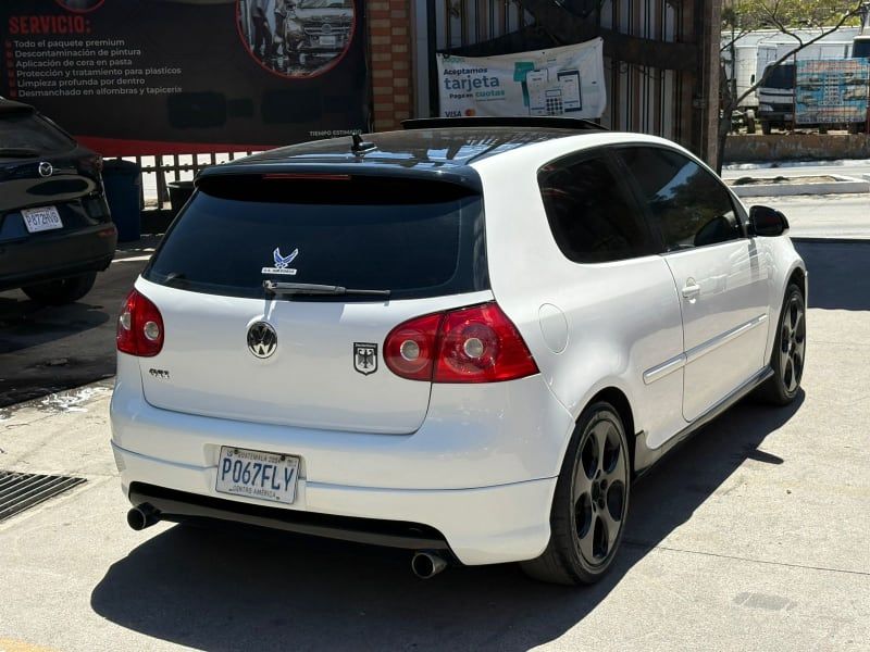 VOLKSWAGEN GTI - 2009                                        