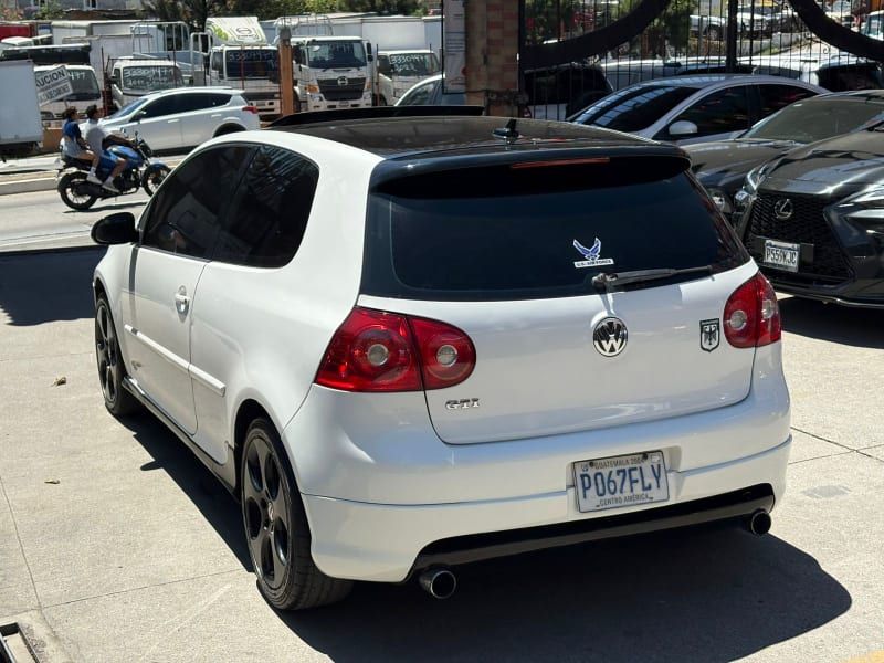 VOLKSWAGEN GTI - 2009                                        