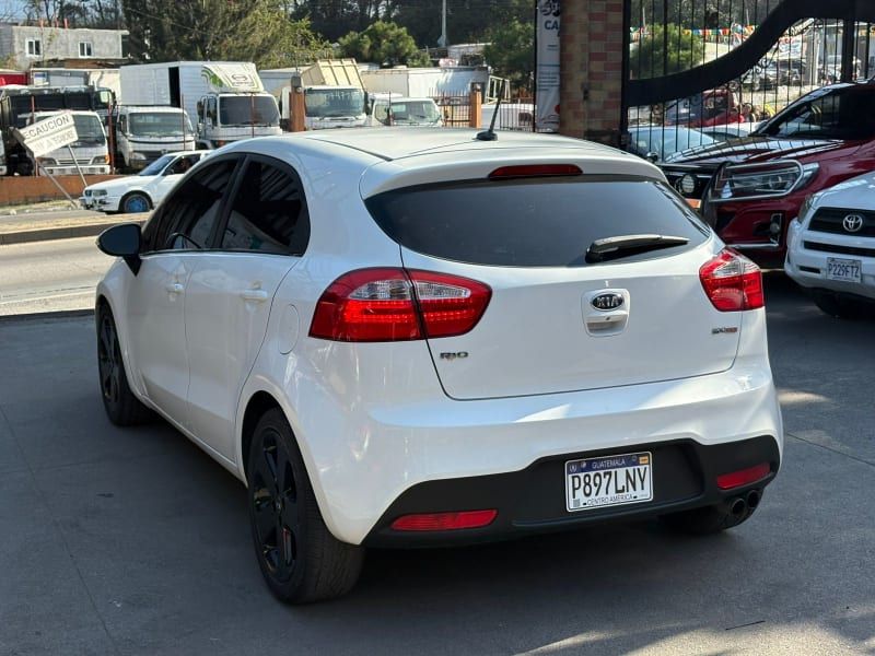 KIA RIO - 2012                                        