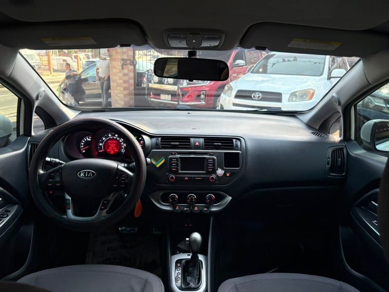 KIA RIO - 2012                                        
