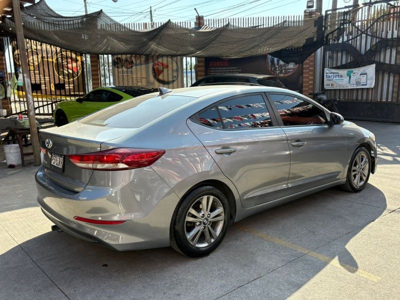 HYUNDAI ELANTRA - 2018                                        