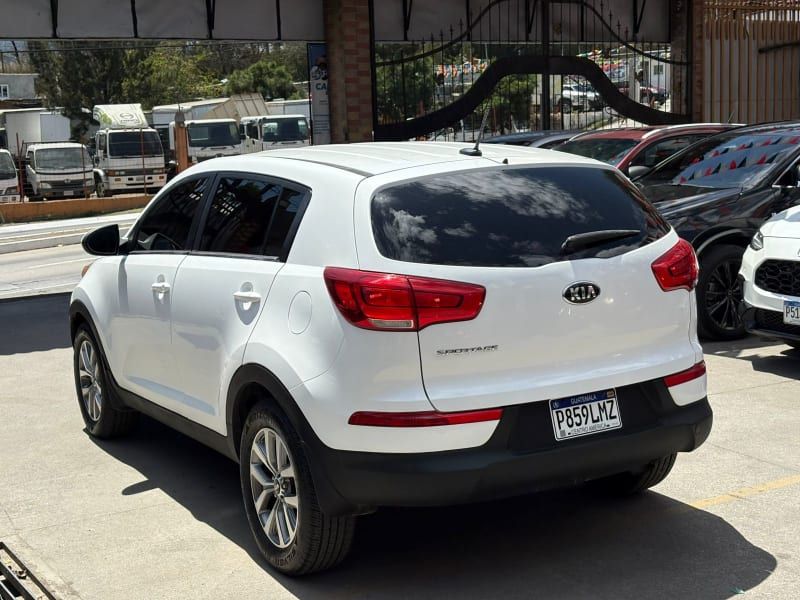 KIA SPORTAGE LX - 2015                                        