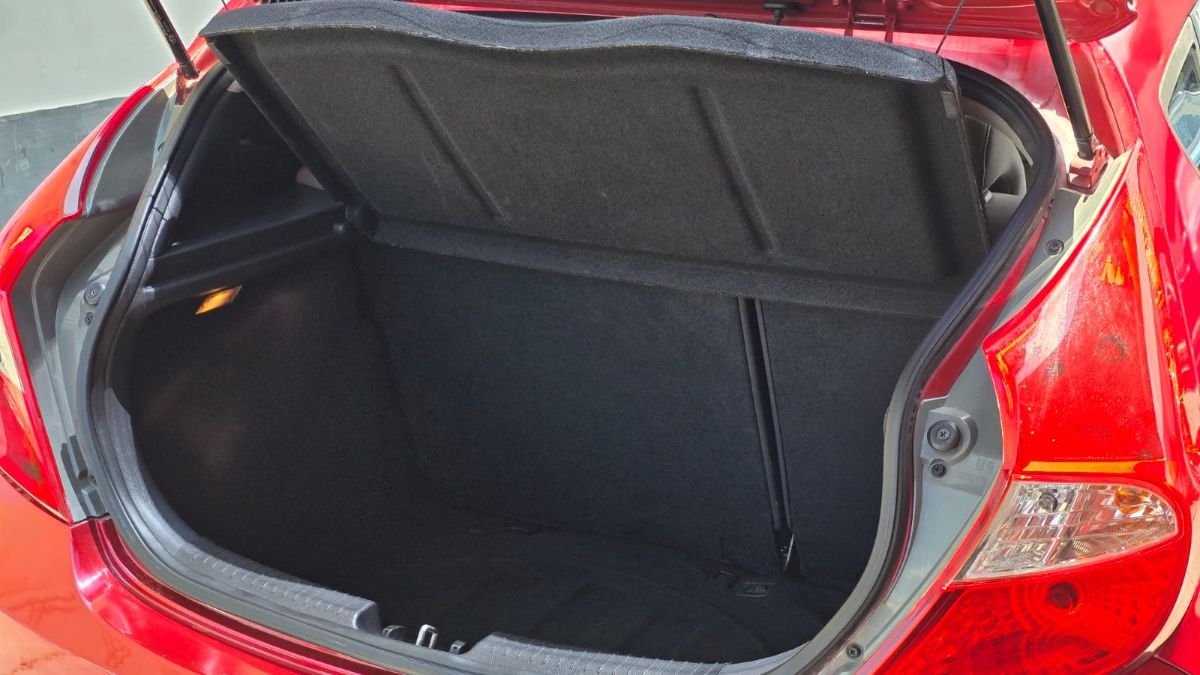 HYUNDAI ACCENT - 2016                                        