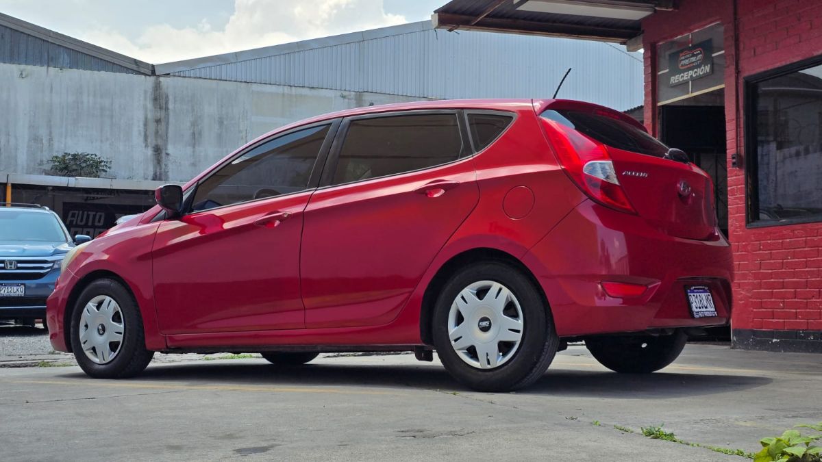 HYUNDAI ACCENT - 2016                                        