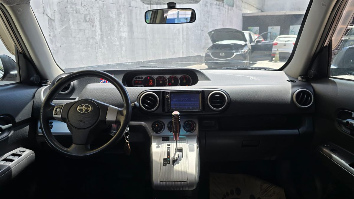 TOYOTA SCION XB - 2009                                        
