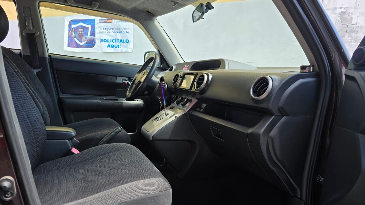 TOYOTA SCION XB - 2009                                        