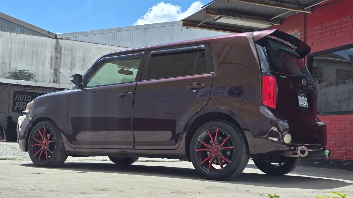 TOYOTA SCION XB - 2009                                        