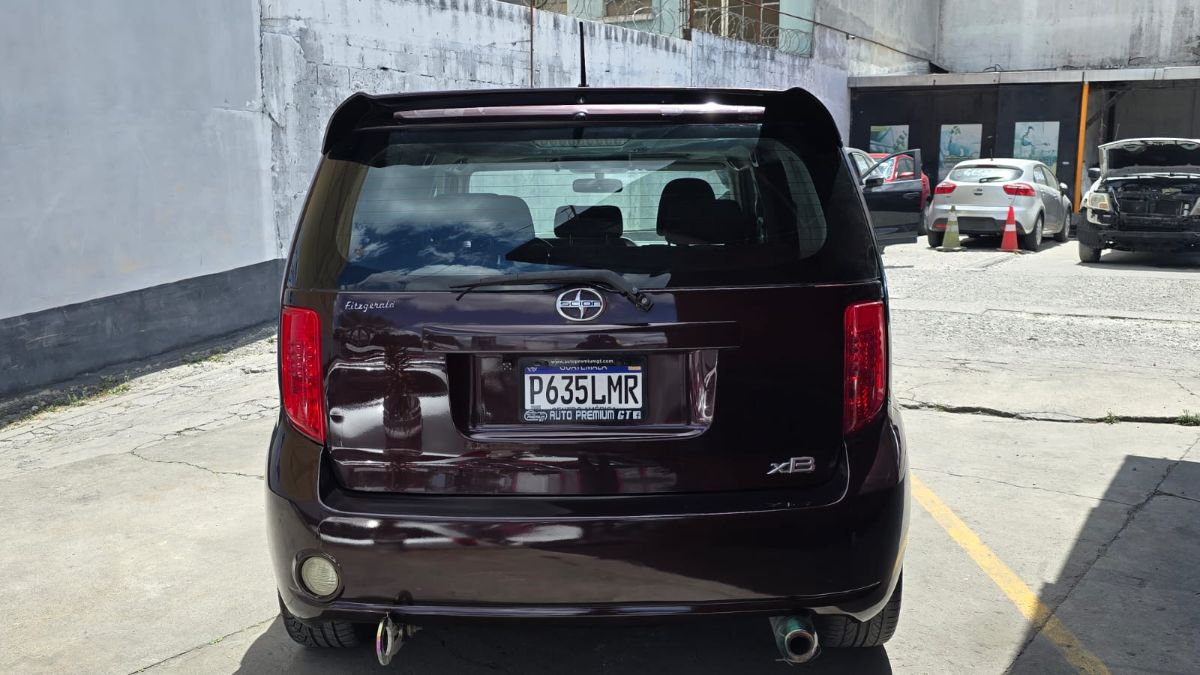TOYOTA SCION XB - 2009                                        