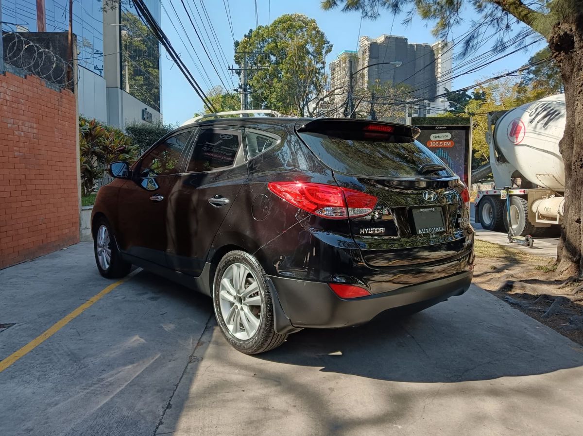 HYUNDAI TUCSON - 2011                                        