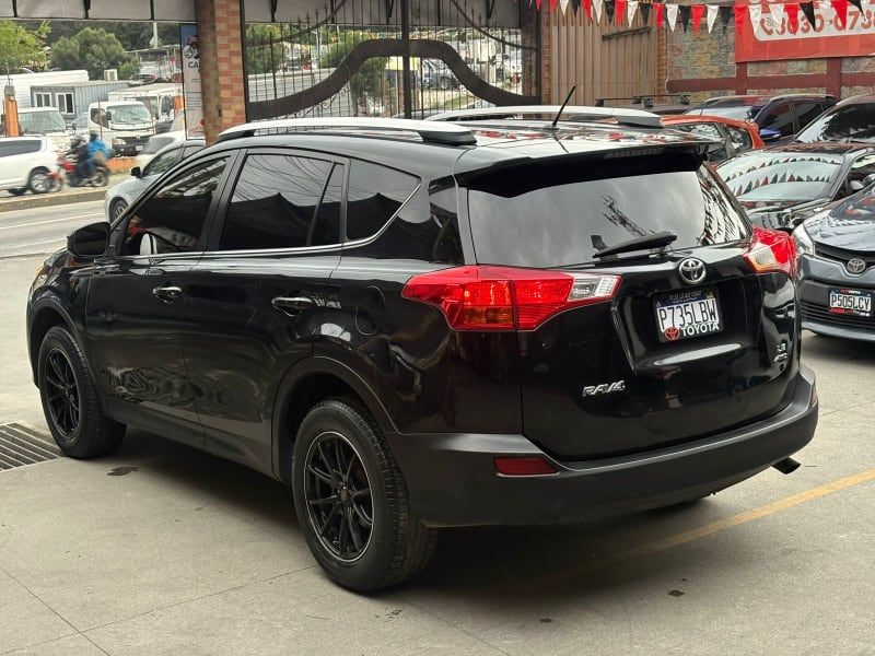 TOYOTA RAV-4 - 2013                                        
