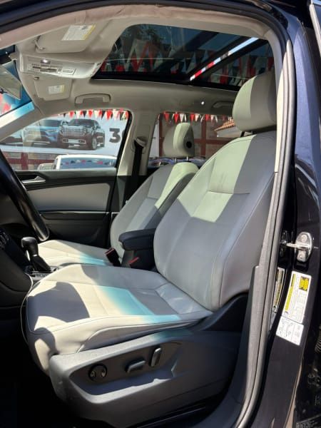 VOLKSWAGEN TIGUAN - 2018                                        