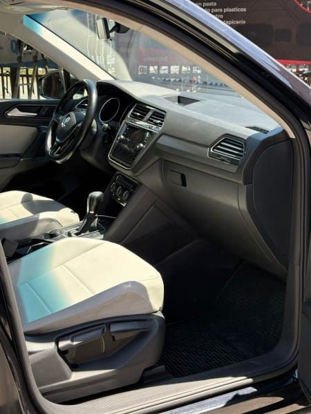 VOLKSWAGEN TIGUAN - 2018                                        
