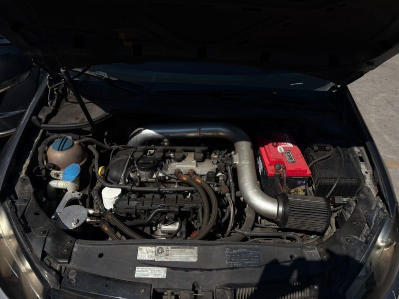 VOLKSWAGEN GTI - 2011                                        