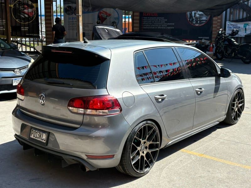 VOLKSWAGEN GTI - 2011                                        