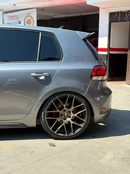 VOLKSWAGEN GTI - 2011                                        