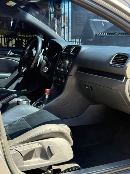 VOLKSWAGEN GTI - 2011                                        