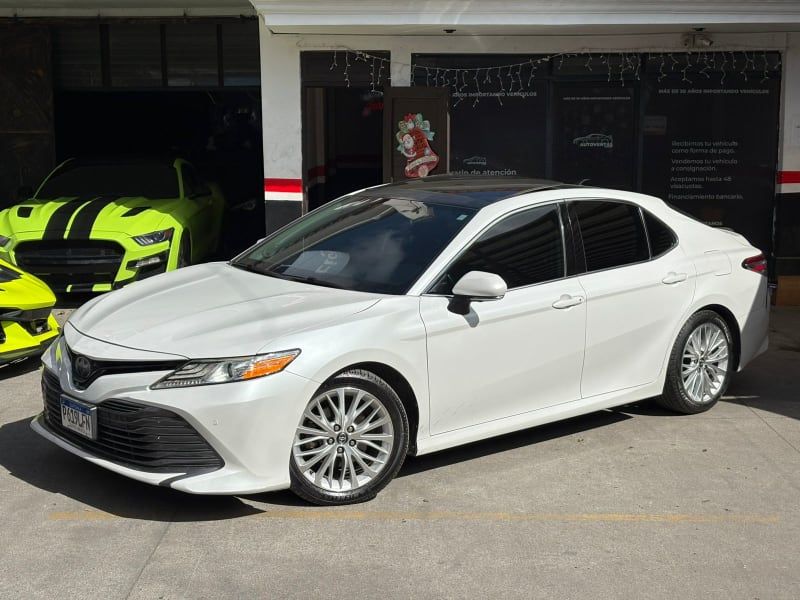 TOYOTA CAMRY - 2020                                        