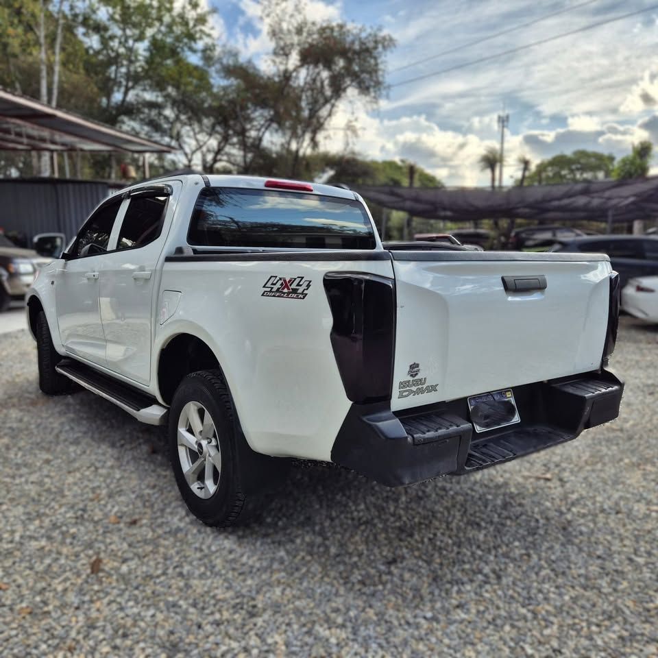 ISUZU DMAX - 2024                                        