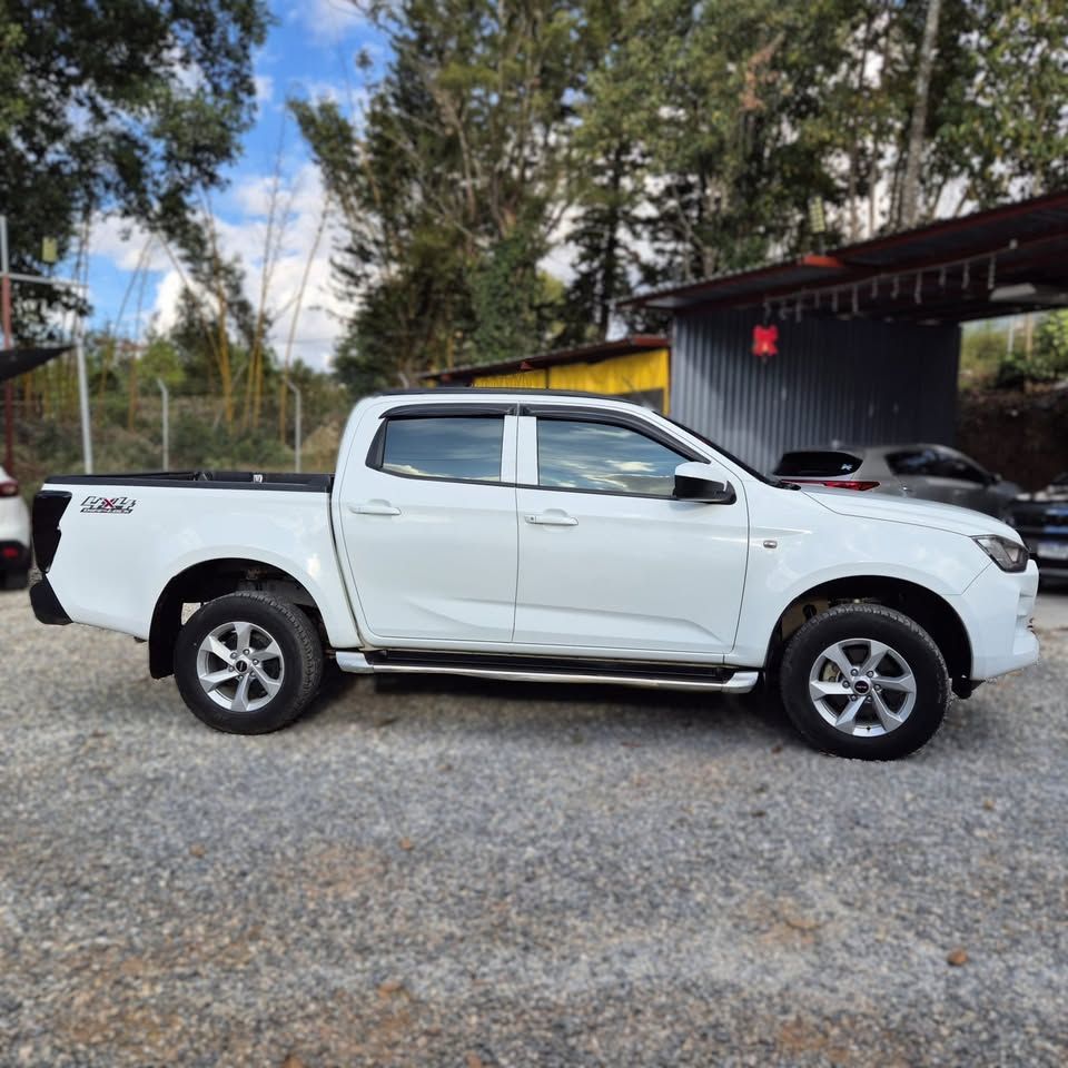 ISUZU DMAX - 2024                                        