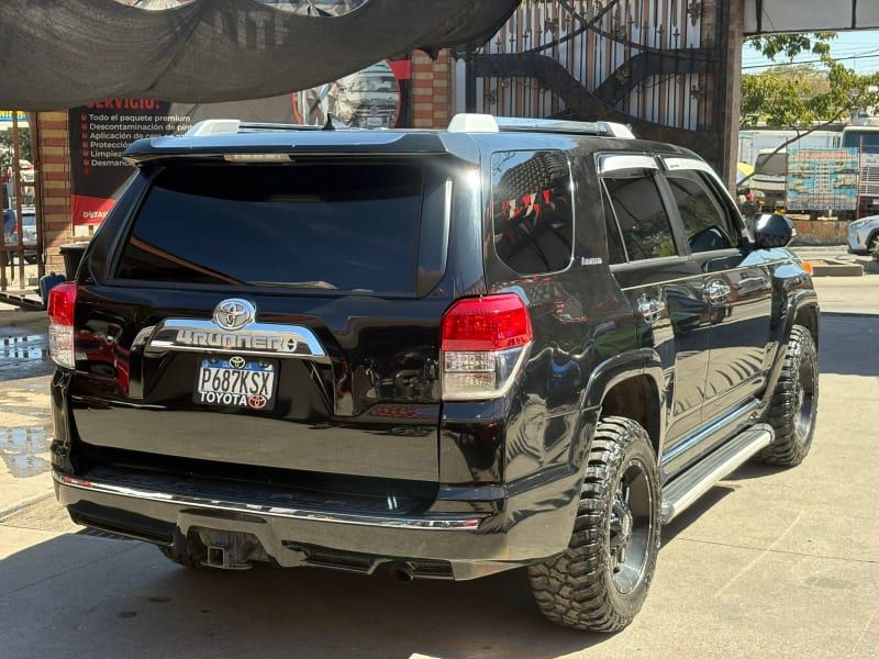 TOYOTA 4 RUNNER - 2013                                        