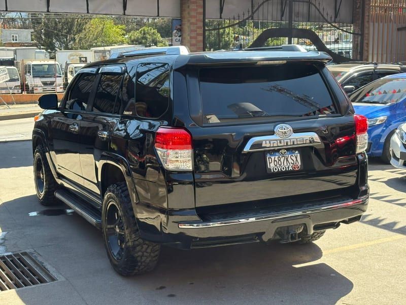 TOYOTA 4 RUNNER - 2013                                        