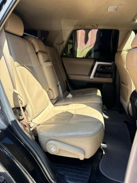 TOYOTA 4 RUNNER - 2013                                        