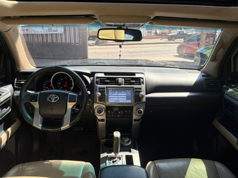 TOYOTA 4 RUNNER - 2013                                        