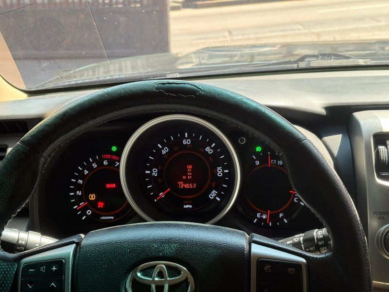 TOYOTA 4 RUNNER - 2013                                        