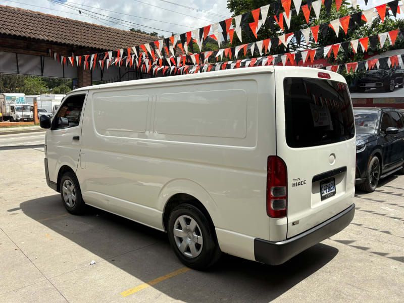 TOYOTA HIACE - 2020                                        