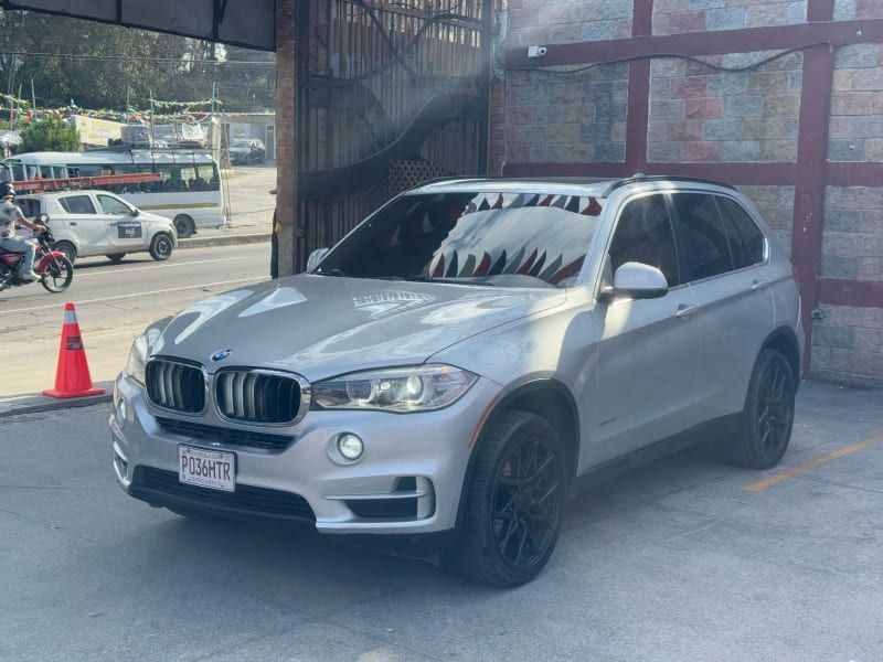 BMW X5 - 2015                                        