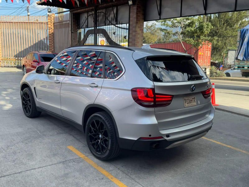 BMW X5 - 2015                                        