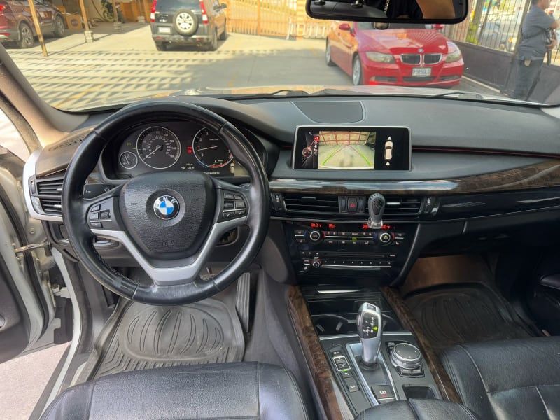 BMW X5 - 2015                                        