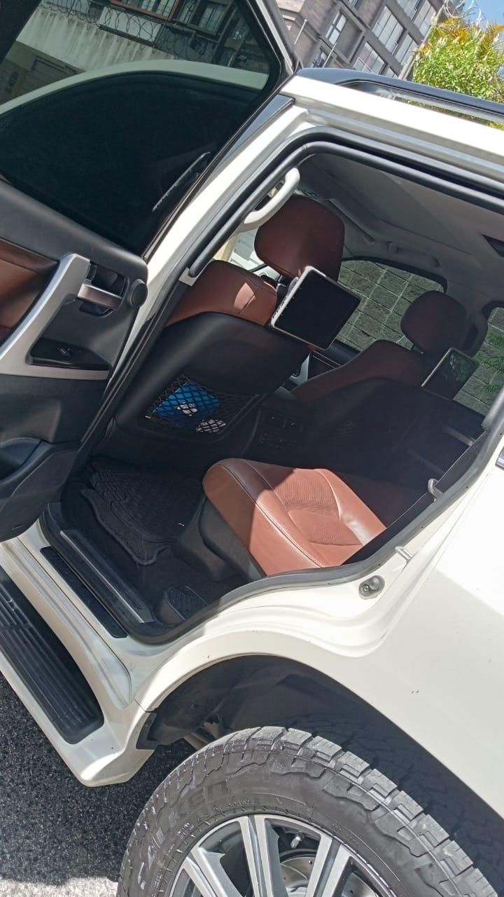 TOYOTA LAND CRUISER VX - 2020                                        