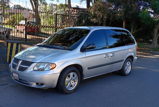 DODGE CARAVAN - 2005                                        