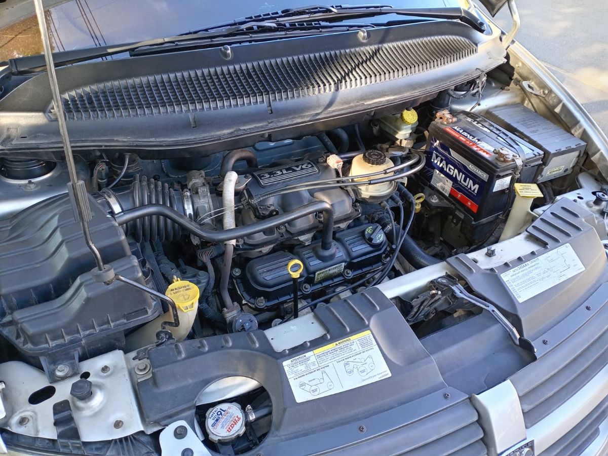 DODGE CARAVAN - 2005                                        