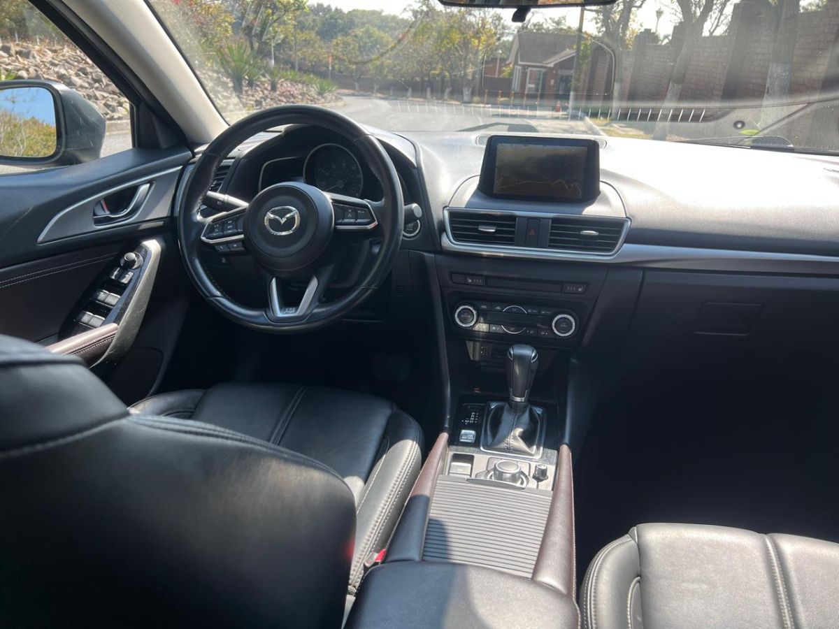 MAZDA 3 TOURING - 2017                                        