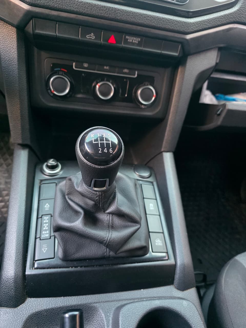 VOLKSWAGEN  AMAROK - 2022                                        