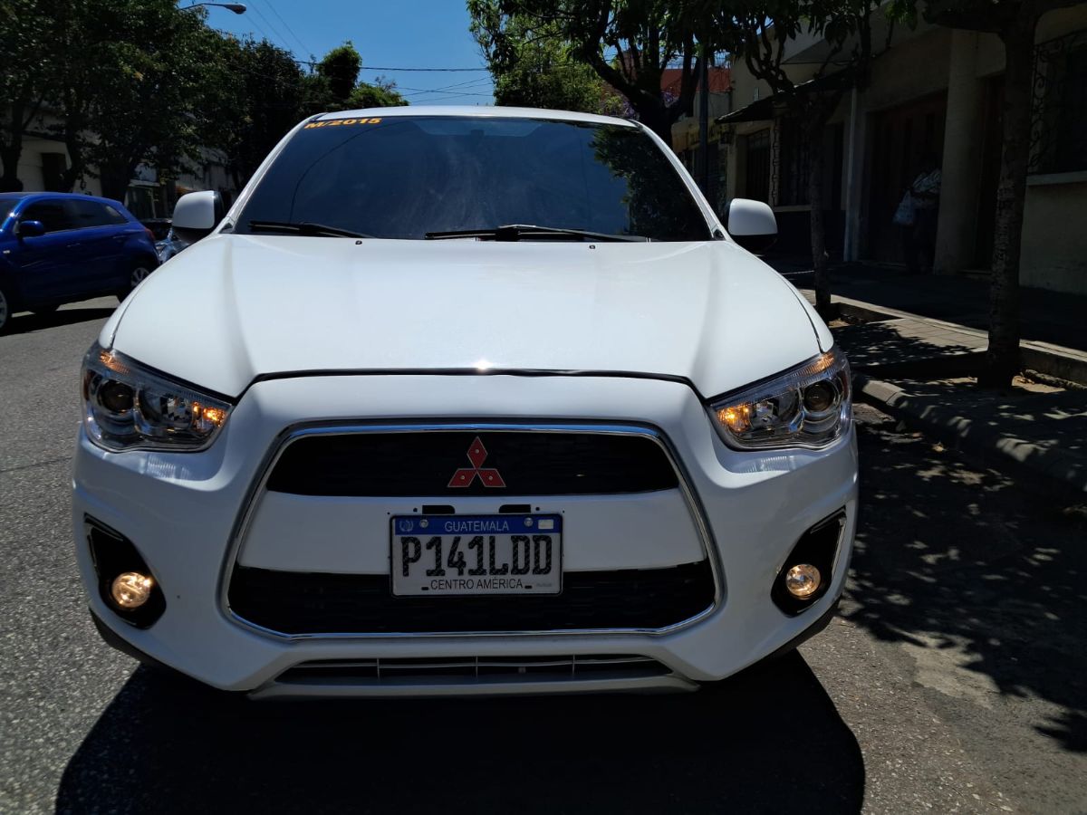 MITSUBISHI OUTLANDER SPORT - 2015                                        