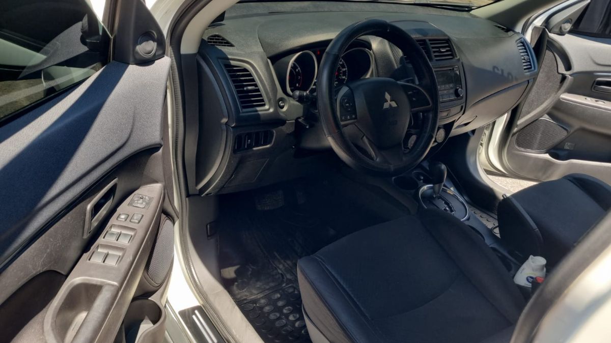 MITSUBISHI OUTLANDER SPORT - 2015                                        