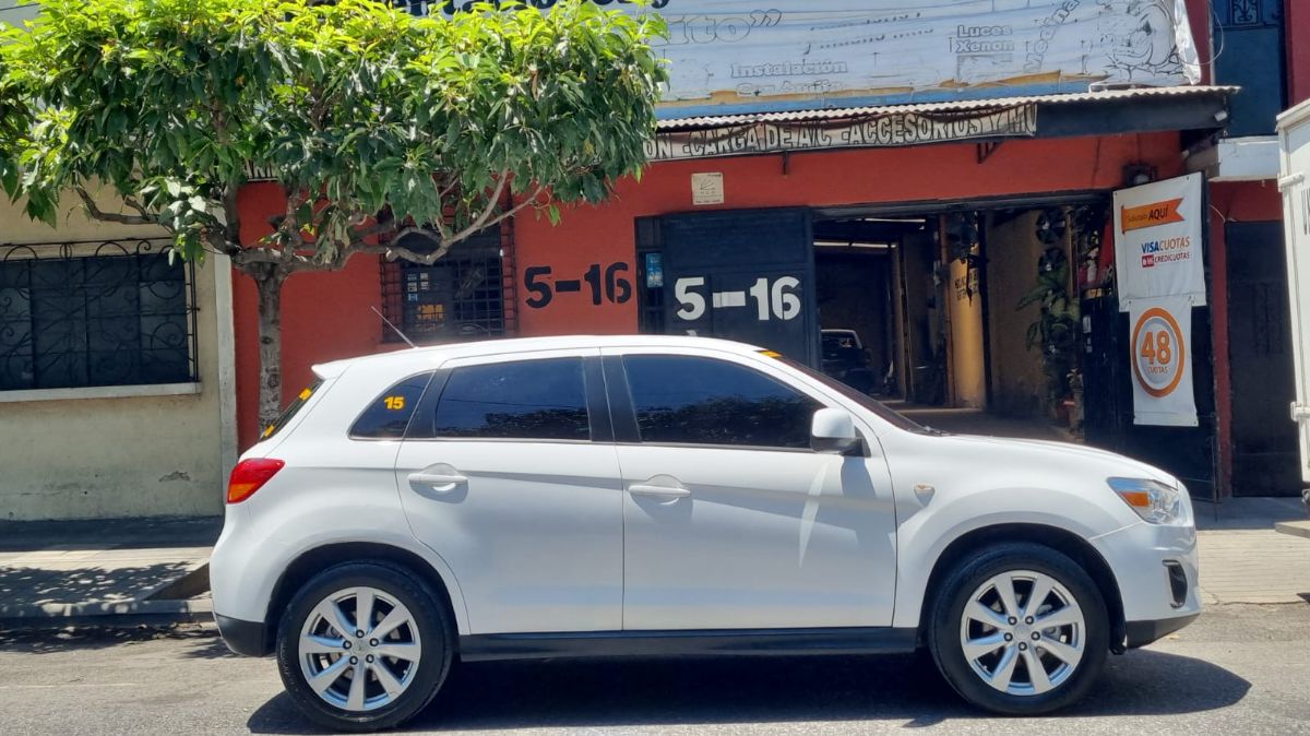 MITSUBISHI OUTLANDER SPORT - 2015                                        