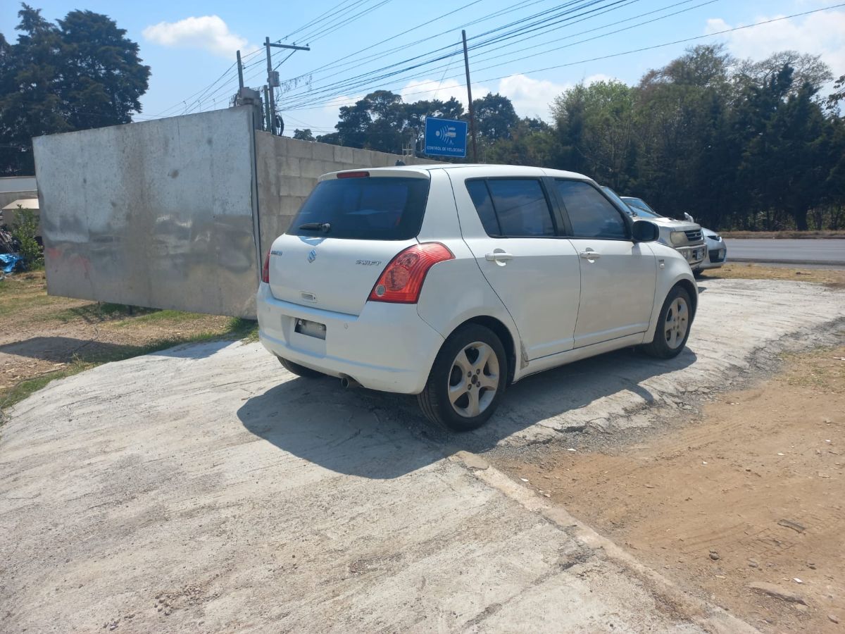 SUZUKI SWIFT - 2006                                        