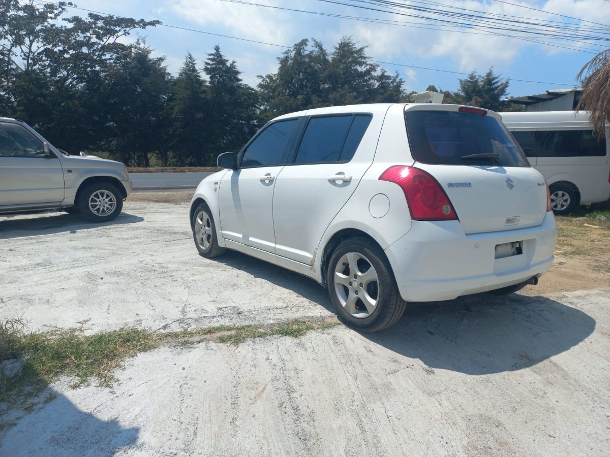 SUZUKI SWIFT - 2006                                        