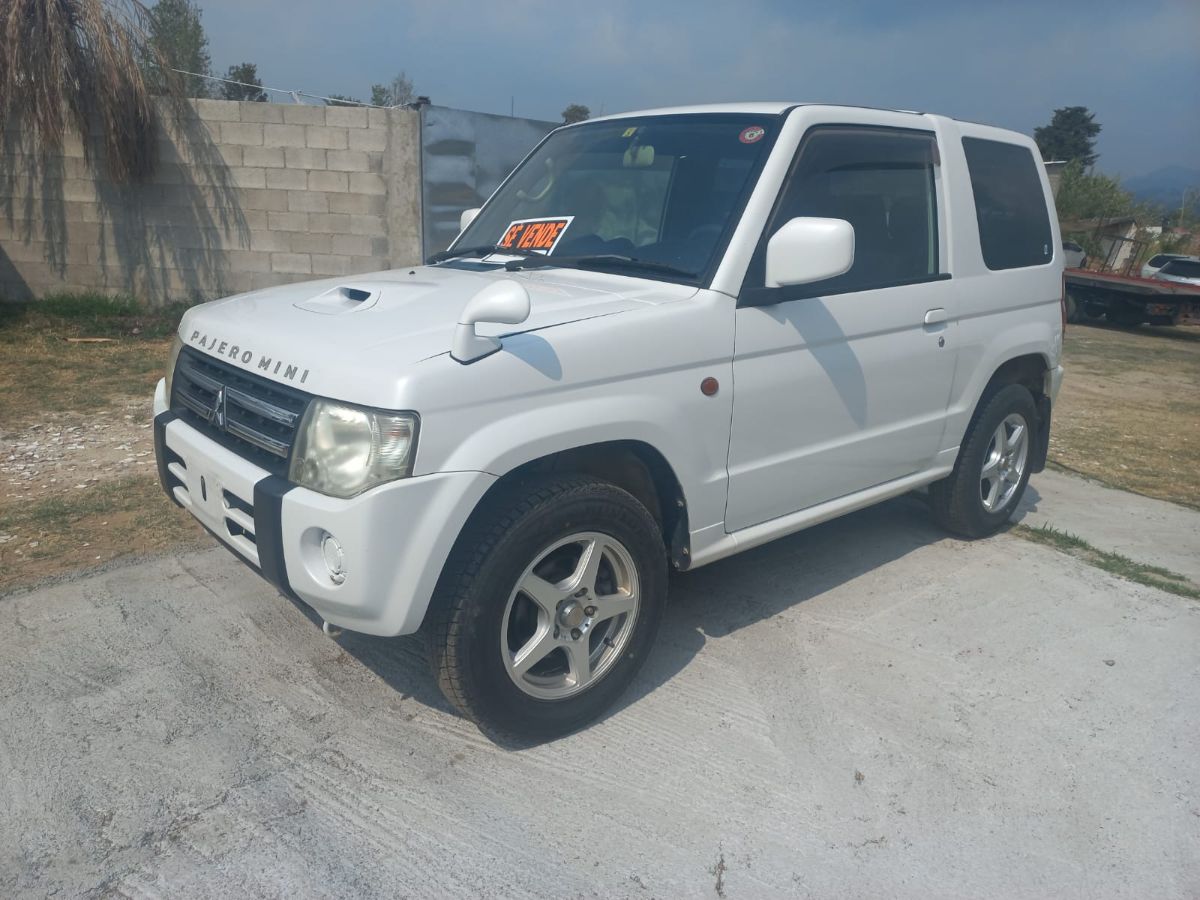 MITSUBISHI  PAJERO MINI - 2010                                        