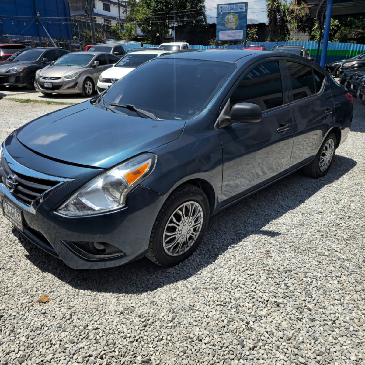 NISSAN VERSA - 2015                                        